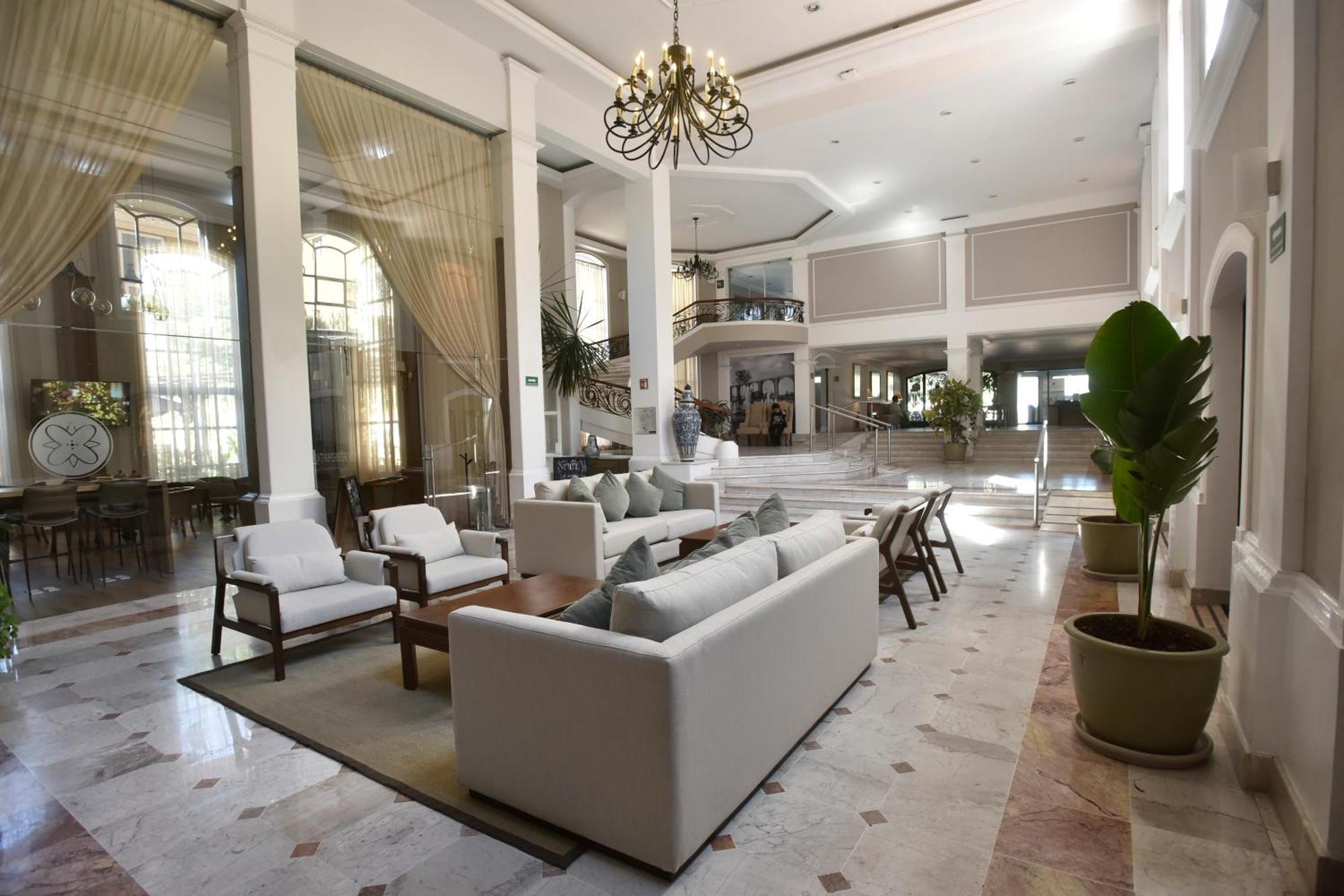 Plaza Camelinas Hotel เกเรตาโร ภายนอก รูปภาพ